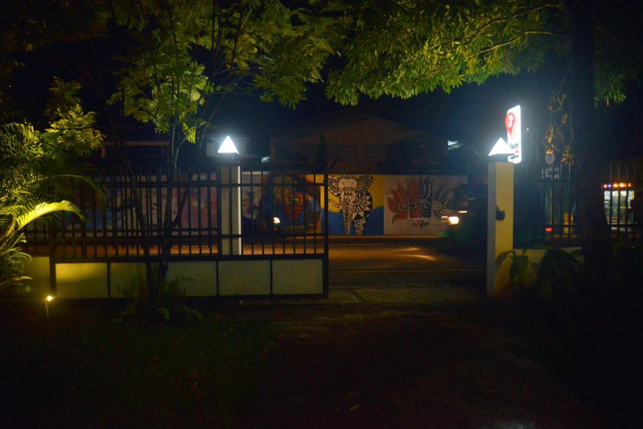 Hostel Mon Reve, Unawatuna Exterior photo