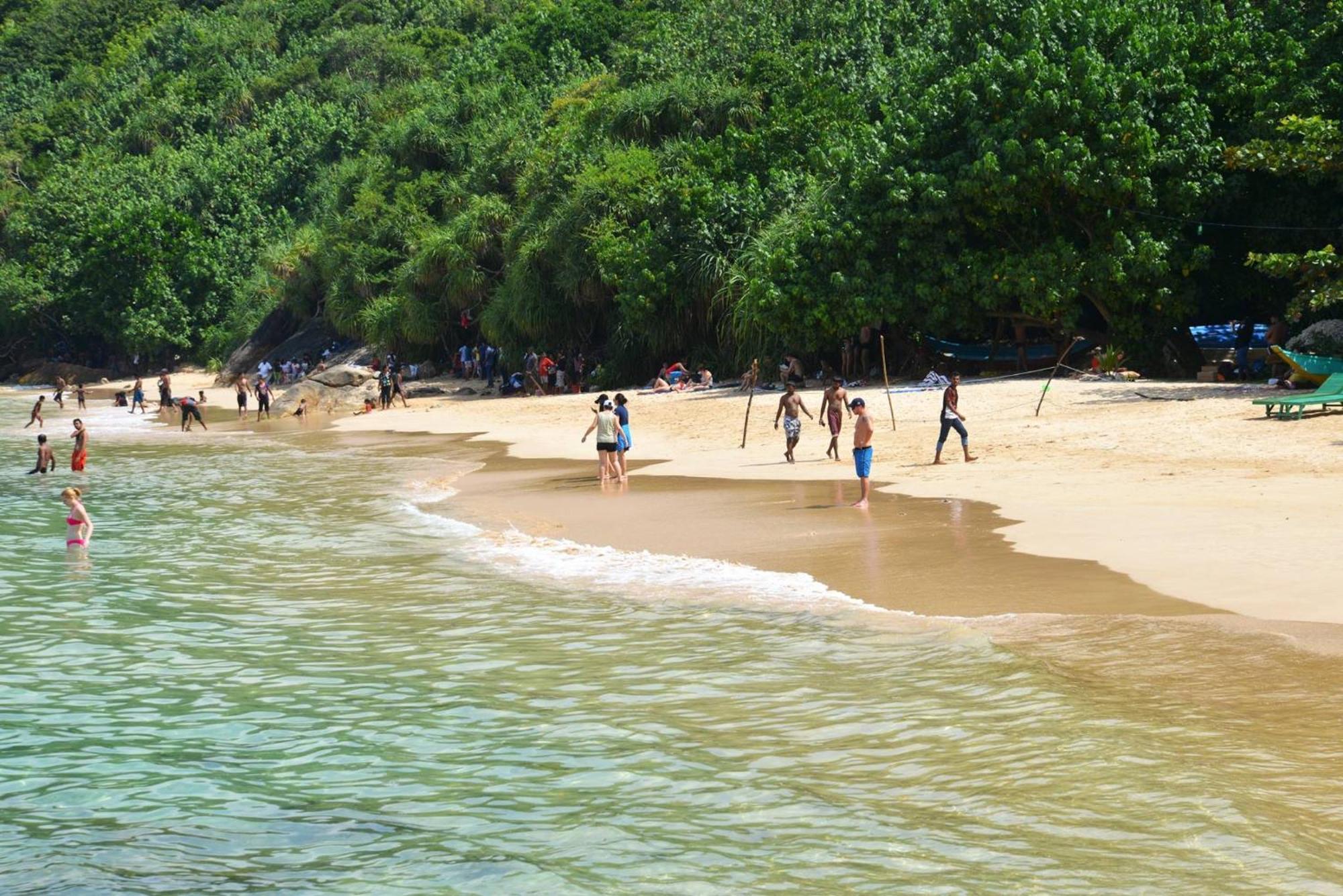 Hostel Mon Reve, Unawatuna Exterior photo