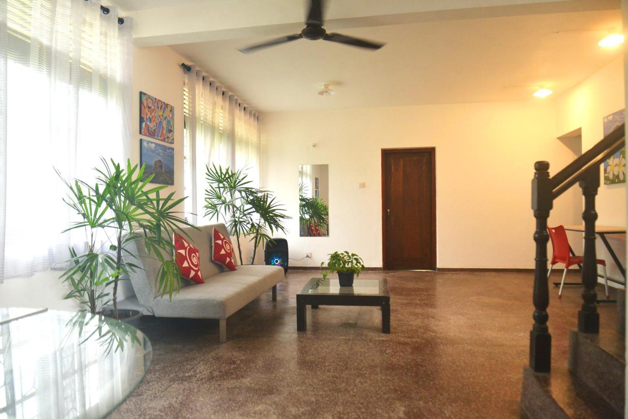 Hostel Mon Reve, Unawatuna Exterior photo